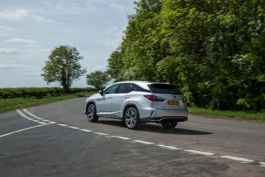  Lexus RX450hL 2018 года  (UK) (фото 15 из 38)